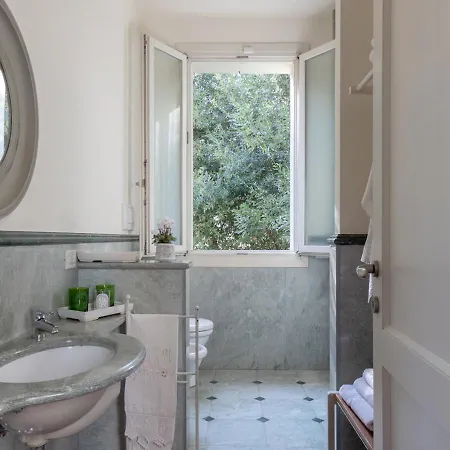 Arianna Oda ve Kahvaltı 3*