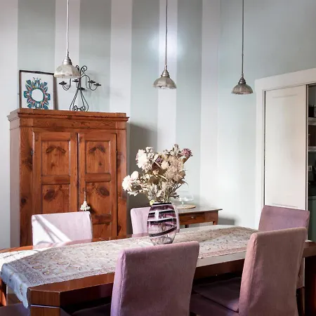 Arianna فندق مبيت وإفطار 3*