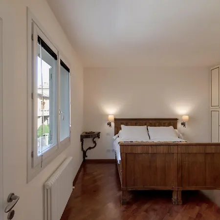 Arianna Oda ve Kahvaltı